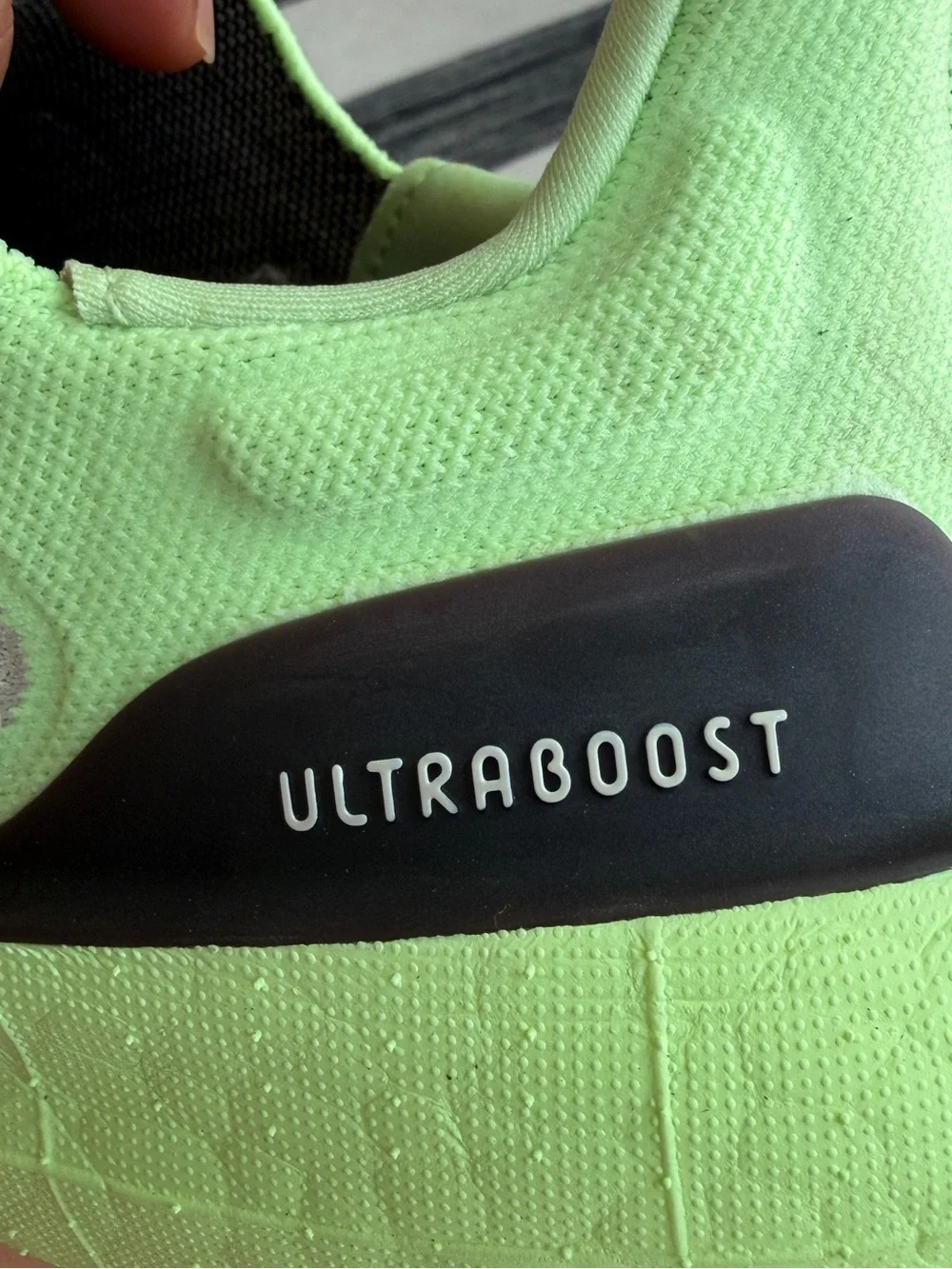 adidas Sneaker Men's Neon Green Ultraboost Light Lime Green Running Shoes Sz 8.5